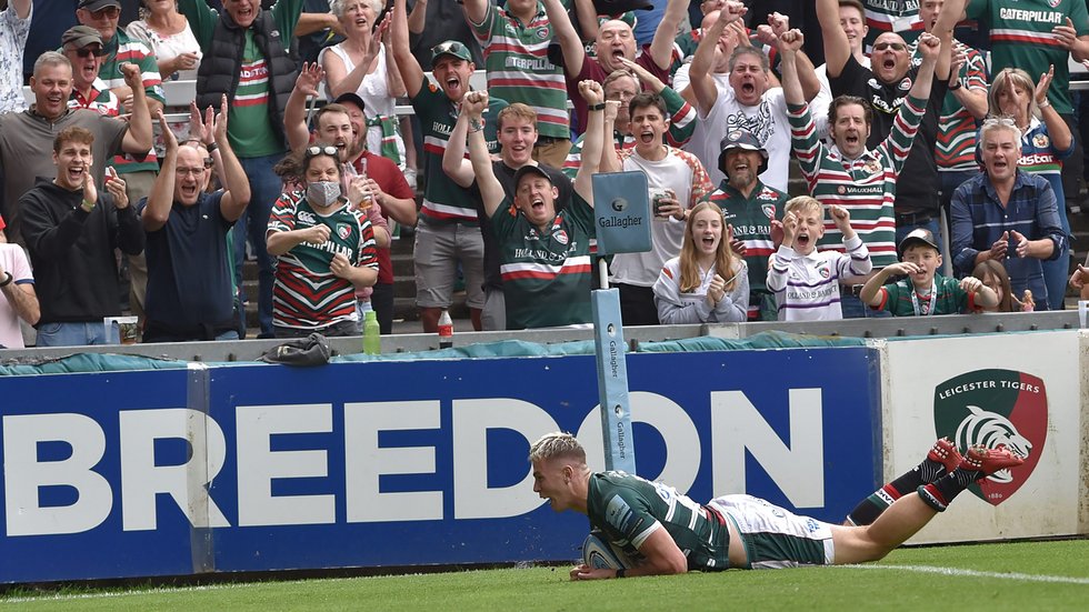 Tigers v Exeter - GFHS141 steward try crowd breedon.jpg