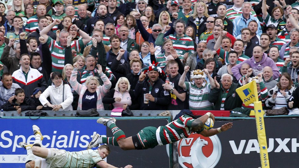 Alesana Tuilagi goes over in front of the Tigers faithful at Welford Road