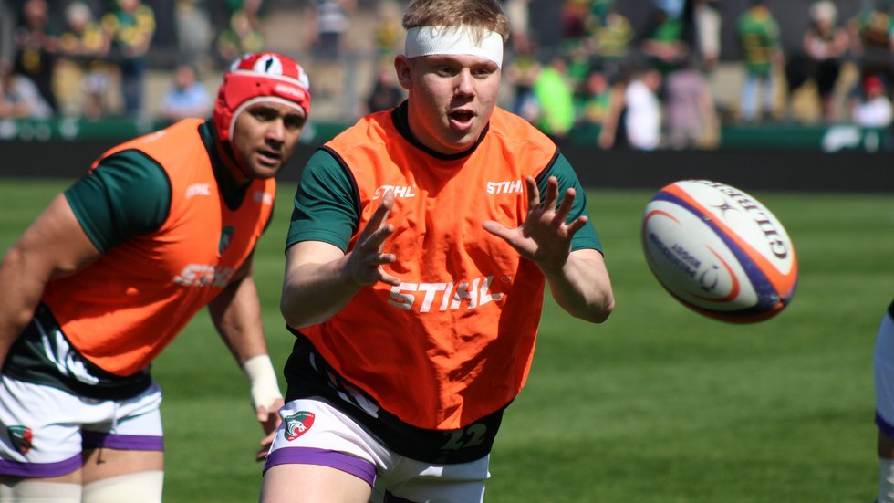 Sam Costelow moves up from the Under-18 ranks to play in the World Under-20s