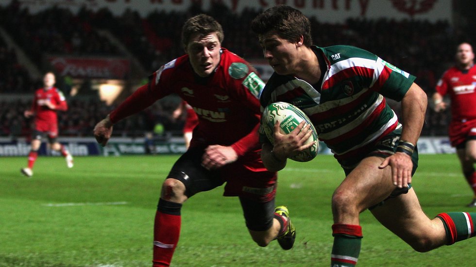 Ben Youngs runs into the corer to score in the win over the Scarlets in Wales