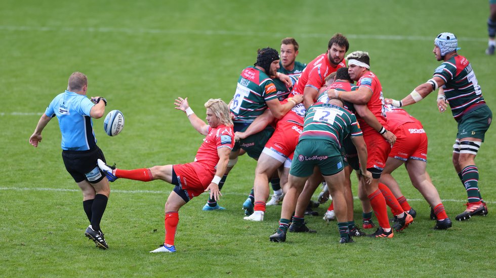 Faf de Klerk kicks clear during Sale's win at Mattioli Woods Welford Road last season